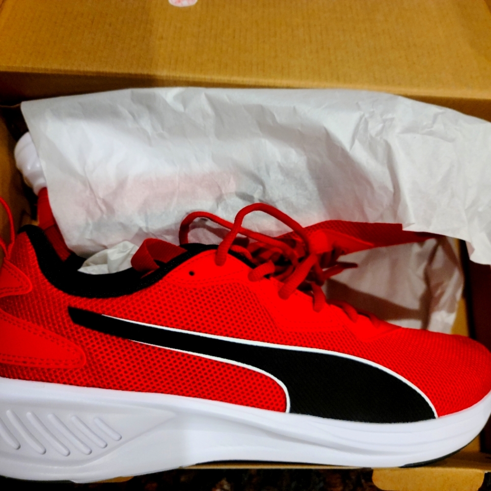 NEW Mens Puma Incinerate running shoes size 12